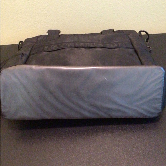 Lug Ace Tote - Picture 8 of 8